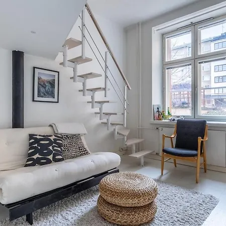 Lägenhet Bright Loft Steps From Linnanmaeki & Alppipuisto Helsingfors